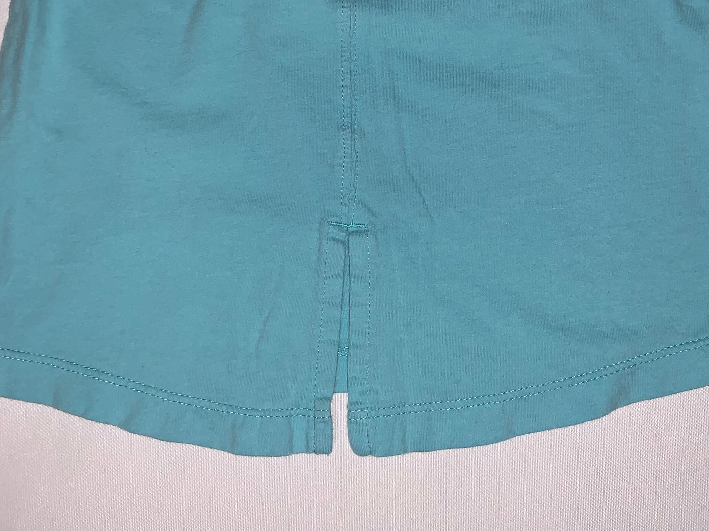 Nike • Size 5-6 T-Shirt with Minor Split Back